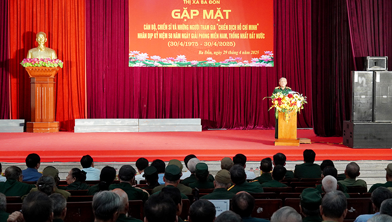 Đại diện cựu chiến binh tham gia Chiến dịch Hồ Chí Minh phát biểu.