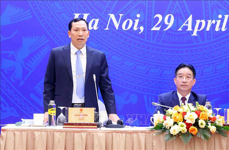 Trung tướng Lê Văn Tuyến, Thứ trưởng Bộ Công an trả lời câu hỏi của phóng viên các cơ quan thông tấn, báo chí trong nước và quốc tế. Ảnh: Phạm Kiên/TTXVN
