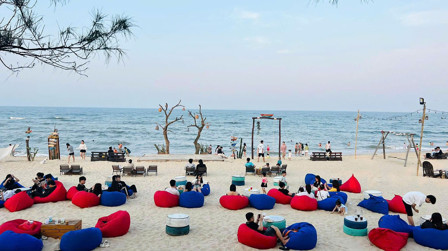 Bảo đảm an ninh trật tự, an toàn giao thông dịp lễ 30/4 và 1/5 - Báo ...