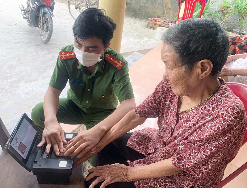 Quảng Ninh: Đẩy mạnh chuyển đổi số, xây dựng chính quyền điện tử