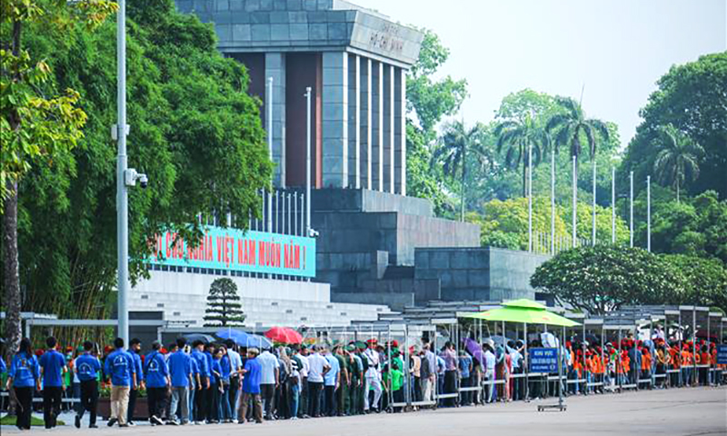 Thành kính dâng Người niềm kính yêu bất tận