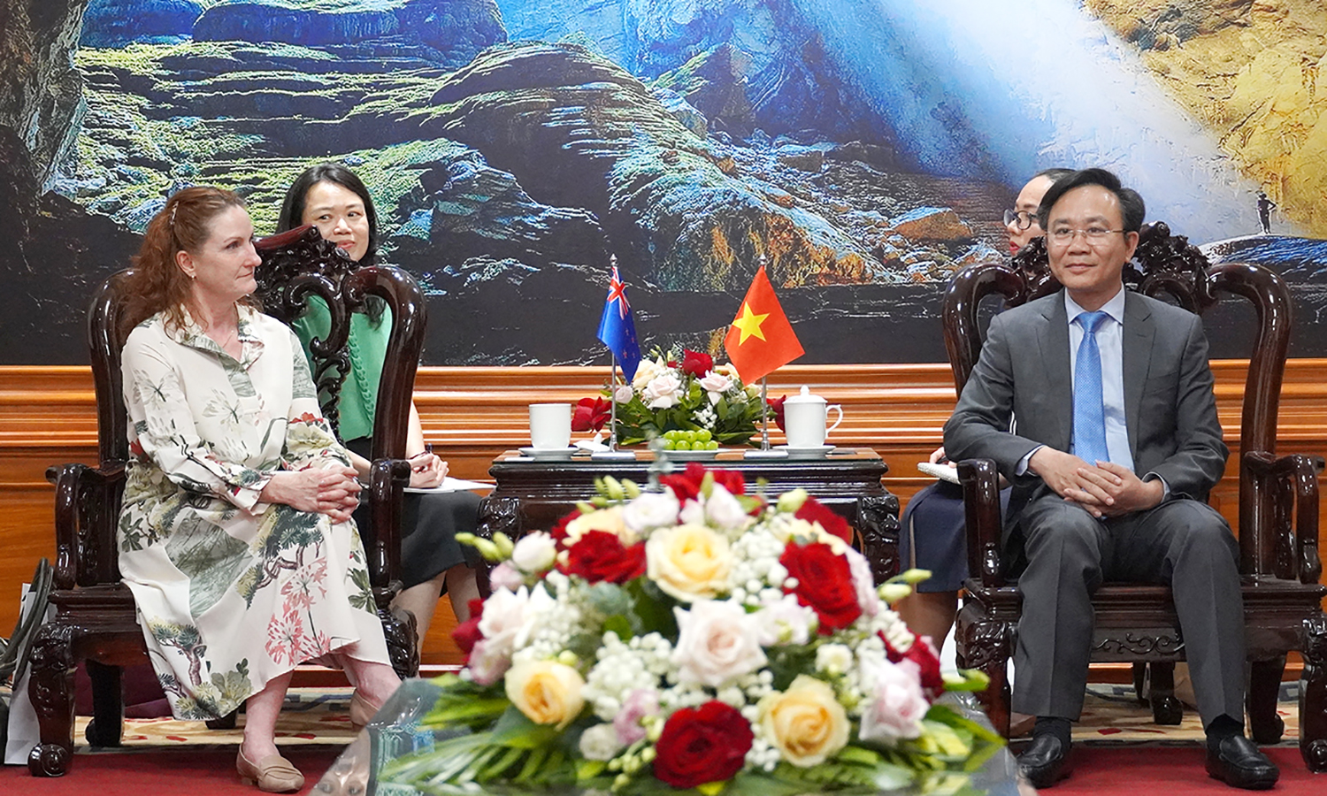 Lãnh đạo UBND tỉnh tiếp xã giao đoàn Đại sứ quán Niu Di-lân tại Việt Nam