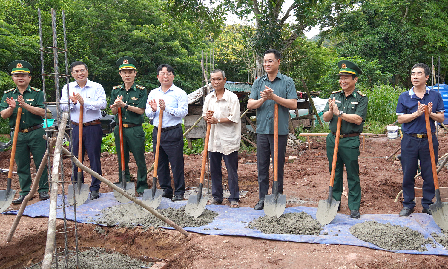 Khởi công xóa nhà tạm, nhà dột nát cho 100 hộ đồng bào dân tộc thiểu số tại xã Trường Sơn
