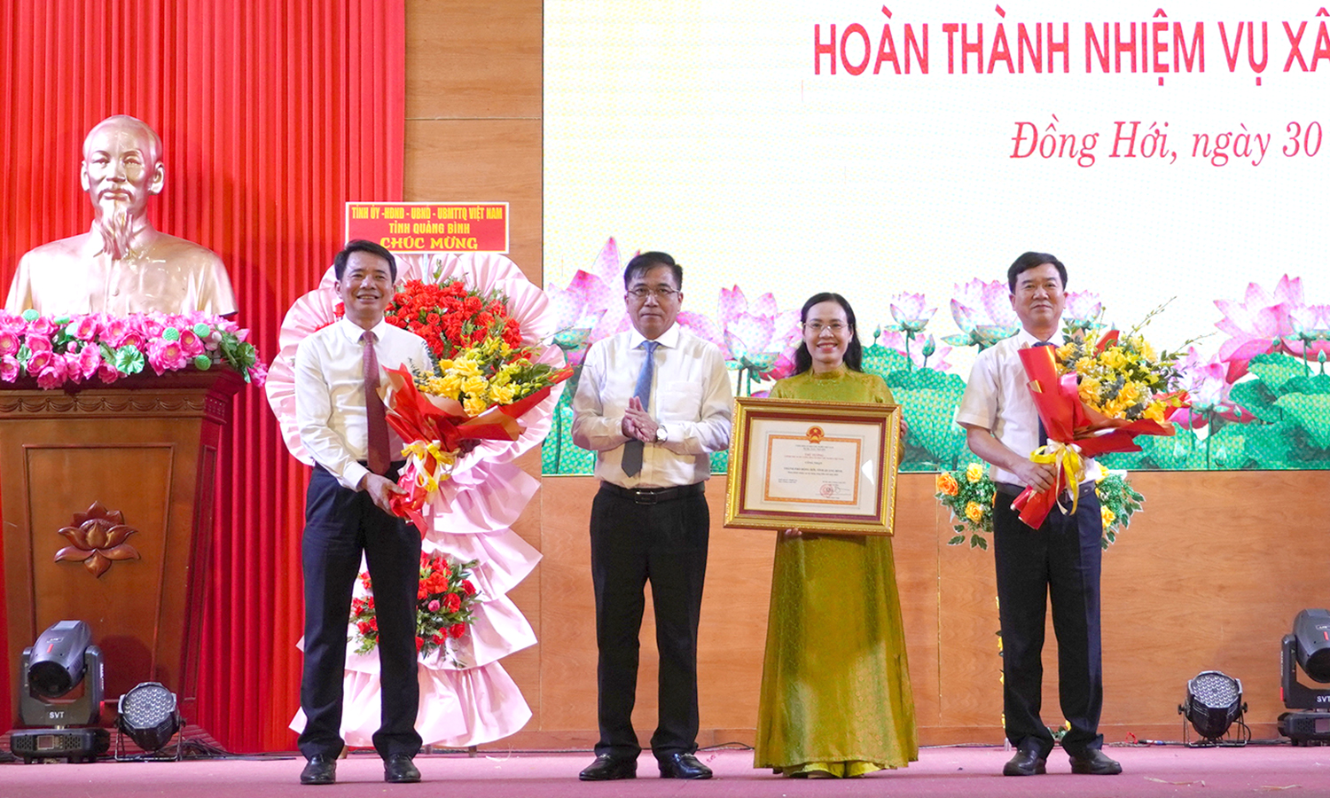 Công bố quyết định công nhận TP. Đồng Hới hoàn thành nhiệm vụ xây dựng nông thôn mới