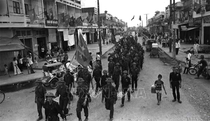 Bộ đội vào giải phóng Cà Mau ngày 1/5/1975. (Ảnh: Hứa Kiểm/TTXVN)