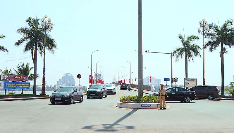  Lực lượng chức năng nỗ lực bảo đảm ATGT trong dịp lễ.