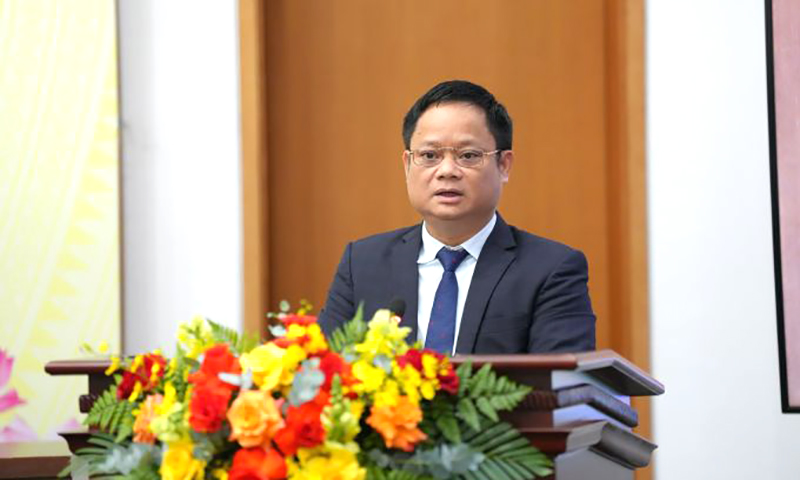 Ông Vũ Minh Tuấn, Phó Chủ nhiệm Văn phòng Quốc hội phát biểu. Ảnh: LV
