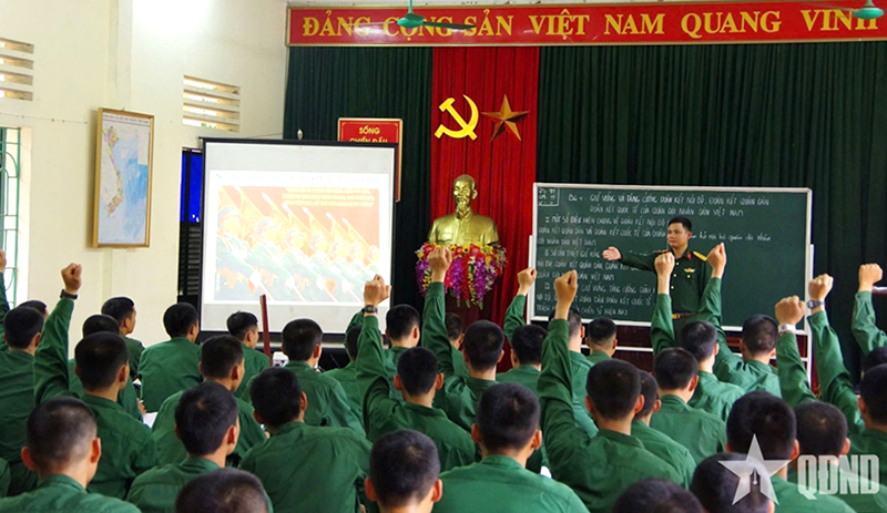 Bệnh hình thức làm suy giảm chất lượng công tác giáo dục chính trị ở đơn vị cơ sở. Nhận diện và khắc phục bệnh hình thức trong công tác giáo dục chính trị không chỉ là nhiệm vụ mà còn là trách nhiệm chính trị của mỗi tổ chức, cá nhân trong Quân đội hiện nay.
