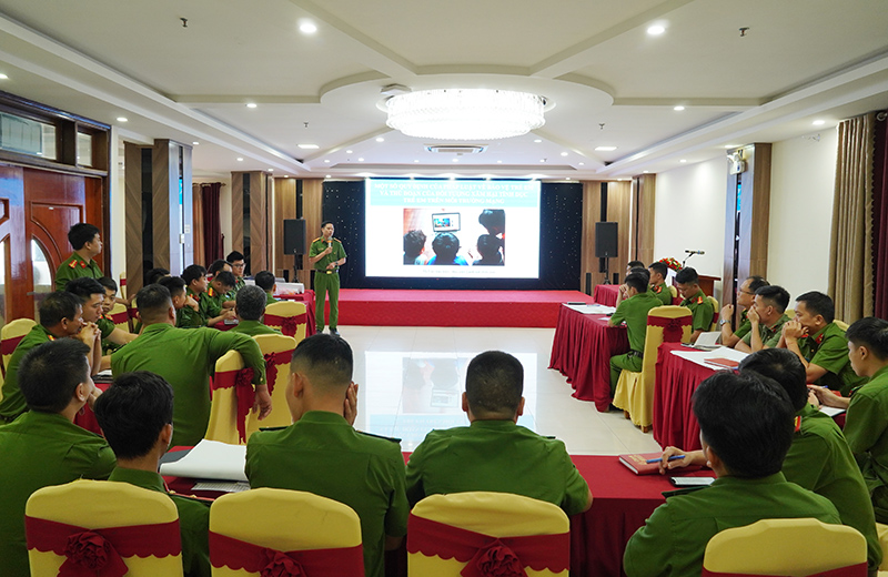 Quang cảnh lớp tập huấn.
