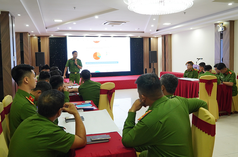 Thiếu tá, Tiến sĩ Trần Văn Viên, Giảng viên Viện Khoa học Cảnh sát, Học viện Cảnh sát nhân dân giới thiệu quy định của pháp luật về xử lý, giải quyết các vụ việc xâm hại tình dục trẻ em.