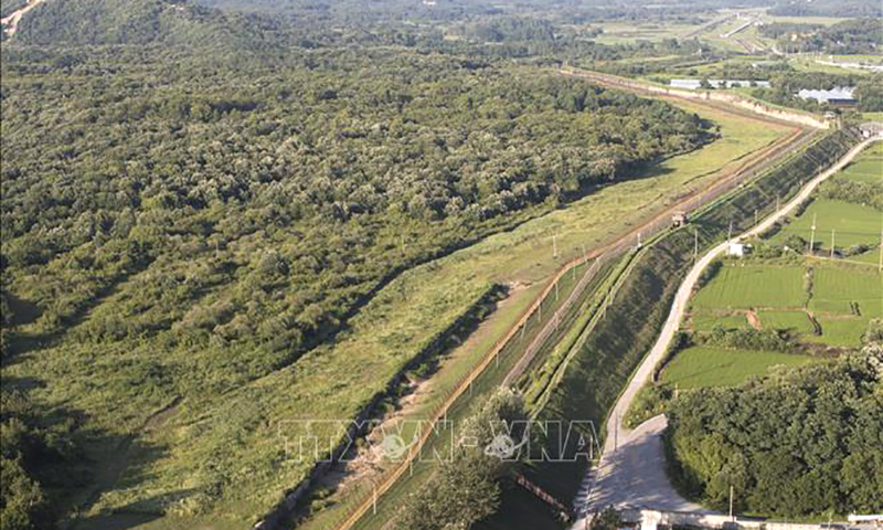 Quang cảnh khu phi quân sự liên Triều (DMZ) tại Cheorwon, tỉnh Gangwon, Hàn Quốc. Ảnh: Yonhap/TTXVN
