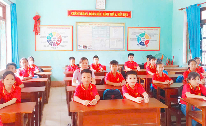 Học sinh Trường THCS Kim Hóa được học tập dưới mái trường khang trang.