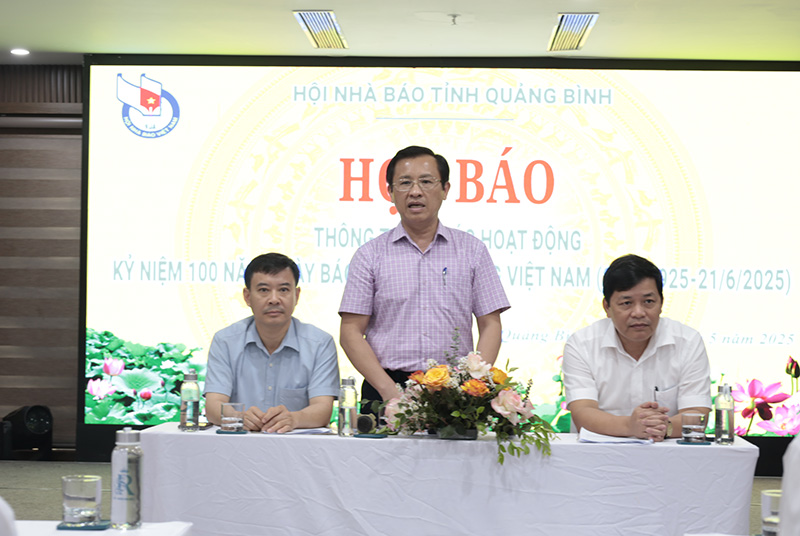 Hội Nhà báo tỉnh và các đơn vị phối hợp đã trực tiếp giải đáp, làm rõ những nội dung quan tâm