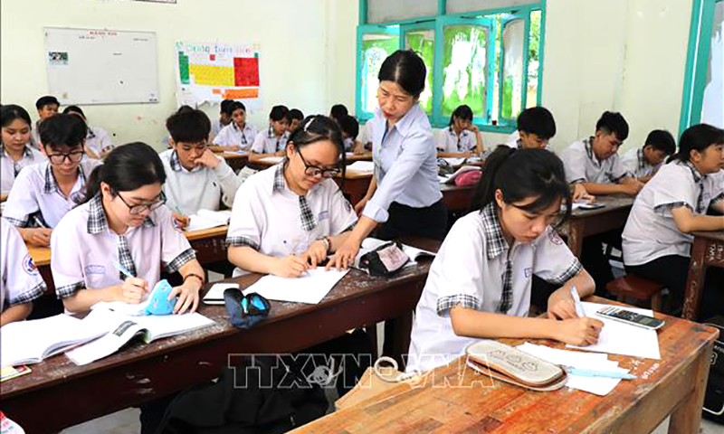Học sinh Trường THPT Chu Văn An (TP. Phan Rang-Tháp Chàm, Ninh Thuận) tập trung ôn tập môn Toán cho kỳ thi tốt nghiệp THPT năm 2025. Ảnh: Nguyễn Thành/TTXVN