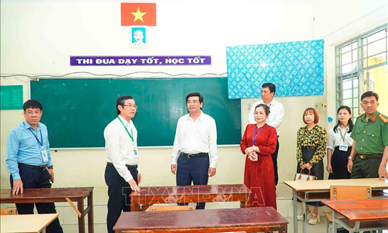 Kiểm tra việc chuẩn bị Kỳ thi tốt nghiệp THPT năm 2024 tại Cần Thơ. Ảnh: Ánh Tuyết/TTXVN