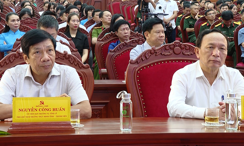 Các đại biểu tham dự lễ phát động.