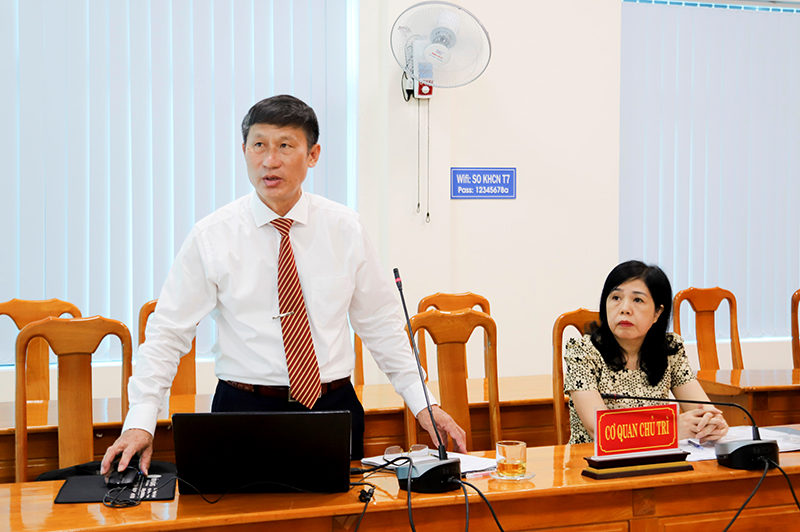 Chủ nhiệm đề tài báo cáo kết quả nhiệm vụ.