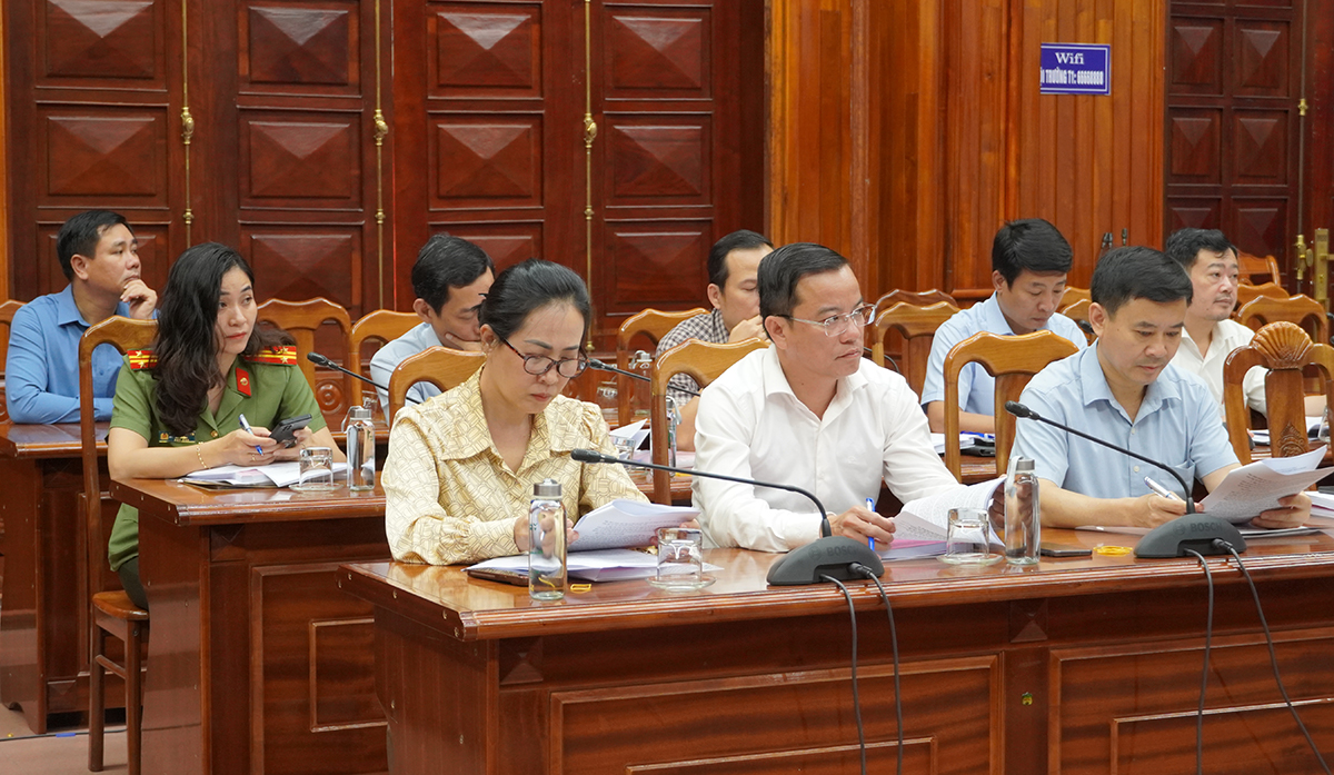Các thành viên Ban chỉ đạo tham dự cuộc họp.