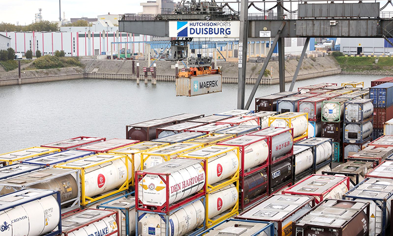 Quang cảnh cảng hàng hóa tại Duisburg, Đức. Ảnh: THX/TTXVN