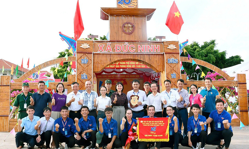 Các thế hệ xã Đức Ninh luôn đồng sức đồng lòng xây dựng quê hương.
