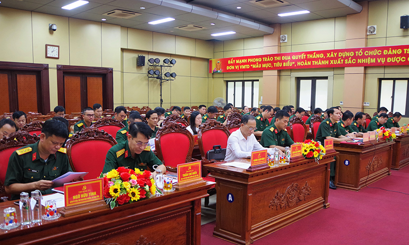 Các đại biểu dự hội nghị.