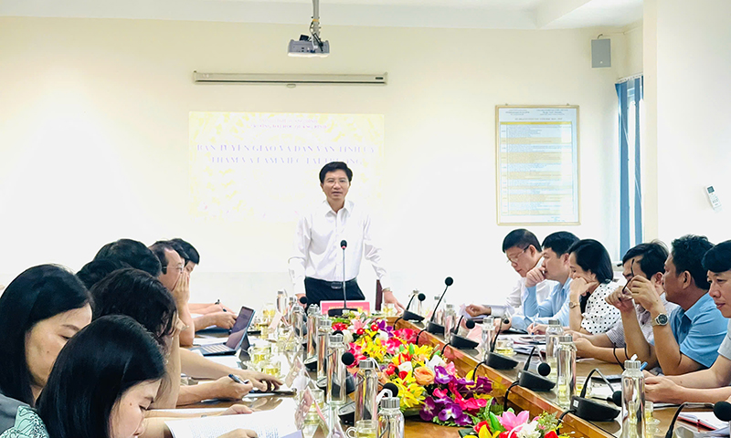 Đồng chí Trưởng ban Tuyên giáo và Dân vận Tỉnh ủy Trương An Ninh phát biểu kết luận tại buổi làm việc.
