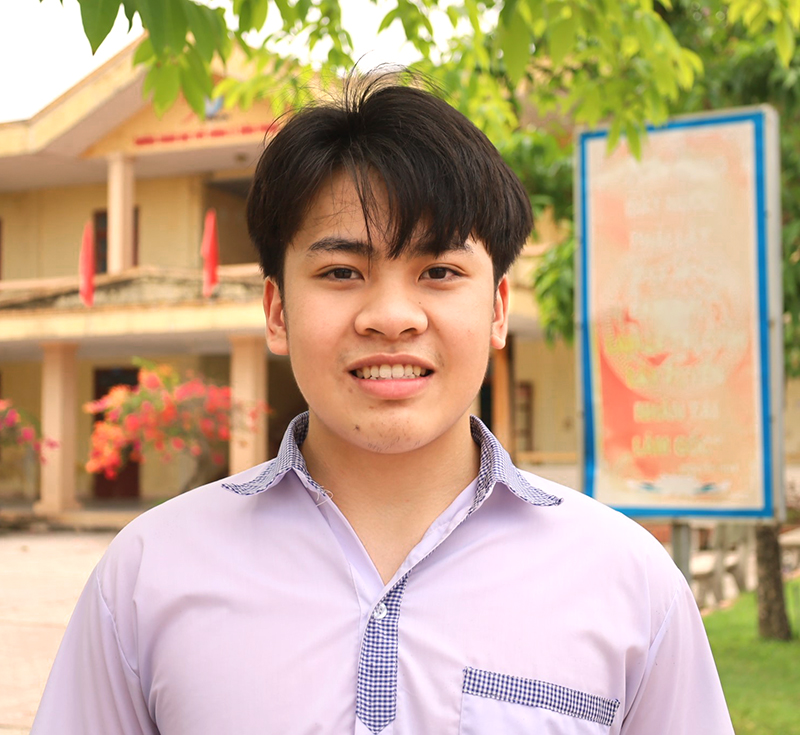Trần Đình Quân, học sinh lớp 12A1, Trường THPT Lê Hồng Phong.