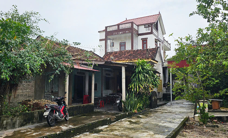 Ngôi nhà (nhỏ) và quyền sử dụng đất của ông Dương Lai và Phạm Thị Điểu bị vợ chồng cháu ngoại chiếm đoạt.