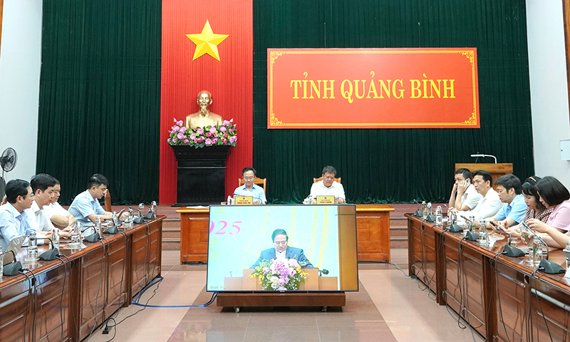 Quang cảnh phiên họp tại điểm cầu Quảng Bình.