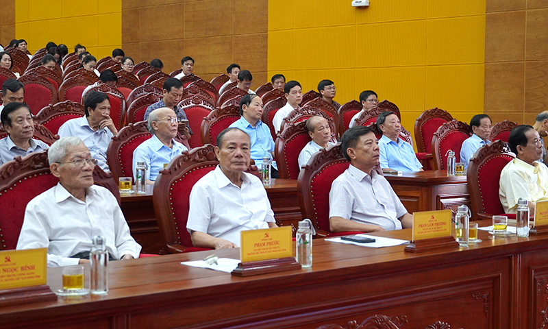 Các đại biểu dự hội nghị.
