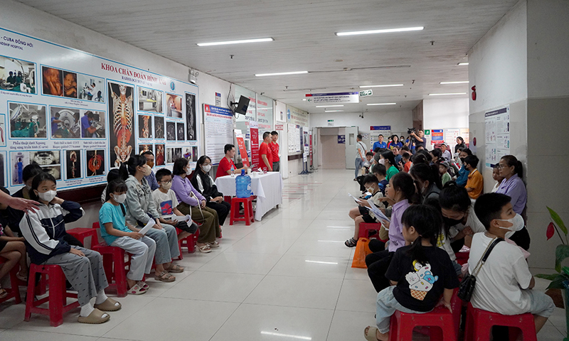 Có 690 trẻ đến khám sàng lọc miễn phí bệnh tim bẩm sinh trong chương trình “Trái tim cho em” được tổ chức tại Quảng Bình.