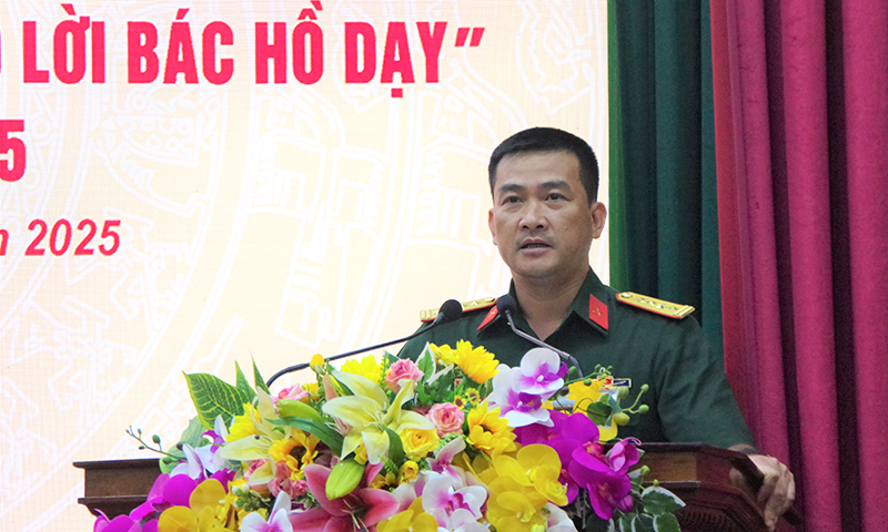 Đồng chí đại tá Đoàn Sinh Hòa, Chỉ huy trưởng Bộ CHQS tỉnh phát biểu kết luận tại hội nghị.