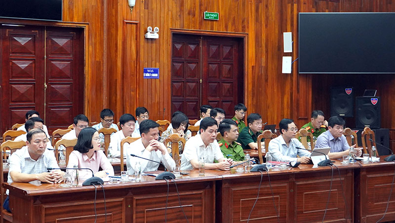 Đại biểu dự phiên họp