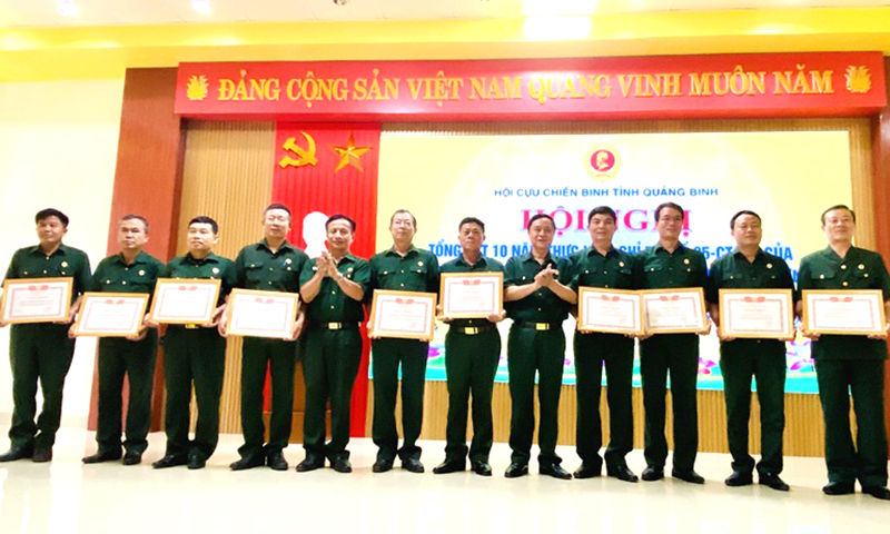 Hội CCB tỉnh tuyên dương các tập thể và cá nhân điển hình trong học tập và làm theo Bác.