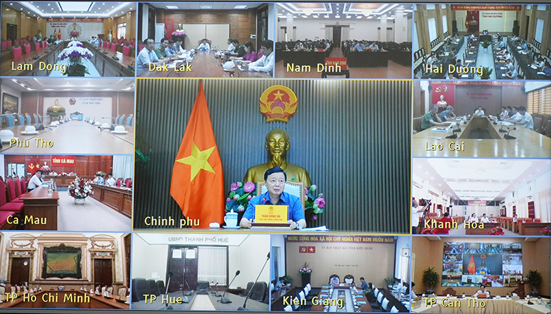 Cuộc họp trực tuyến tại nhiều điểm cầu trong toàn quốc (ảnh chụp qua màn hình).