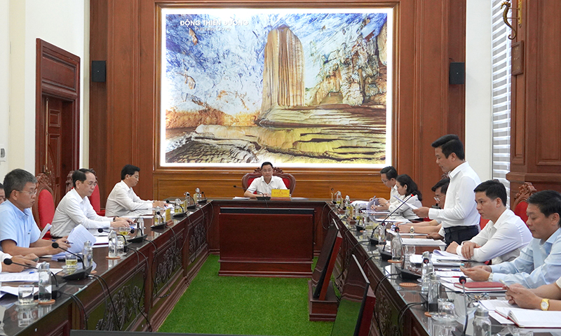 Quang cảnh phiên họp.