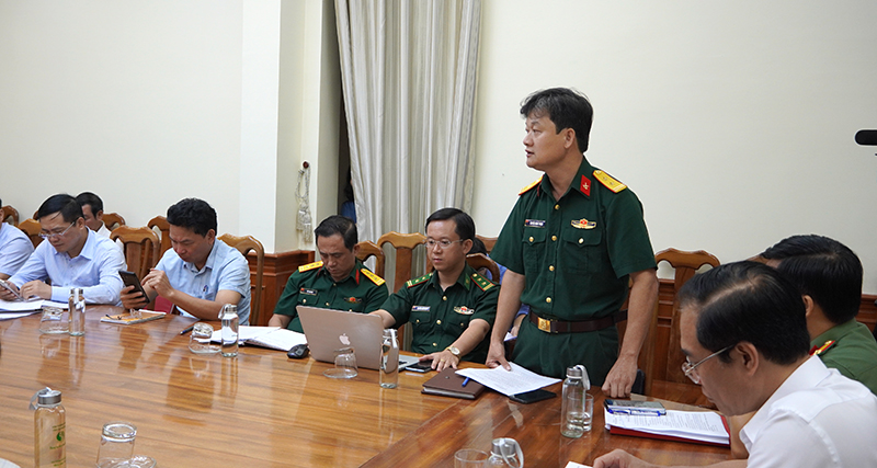 Đại diện đơn vị chủ đầu tư báo cáo tình hình thực hiện các dự án.