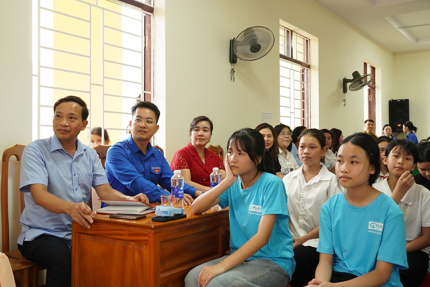 Các đại biểu tham dự phiên tòa giả định.