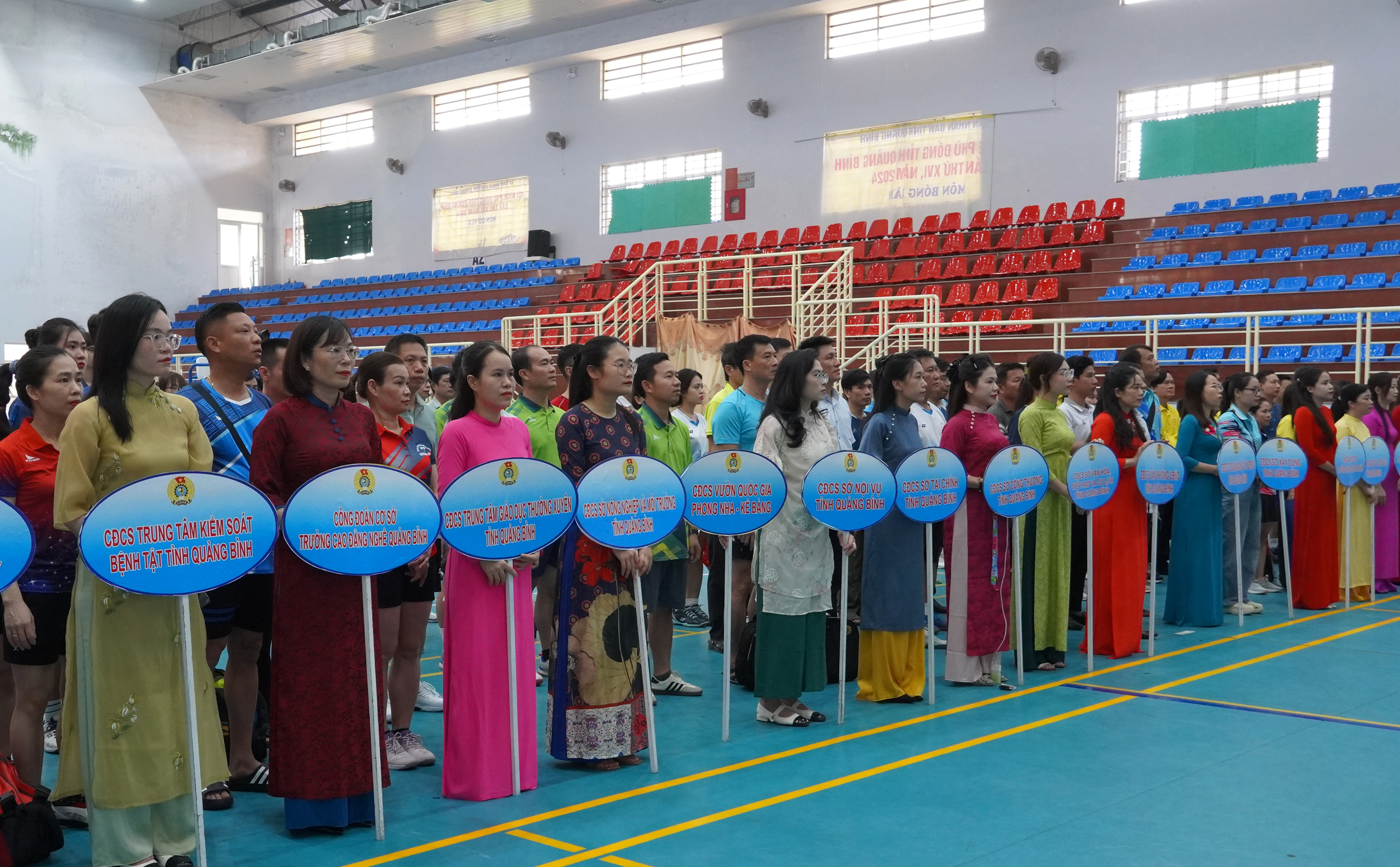 Tham gia giải có 136 VĐV đến từ 24 công đoàn cơ sở trực thuộc Công đoàn Khối chính quyền tỉnh. 