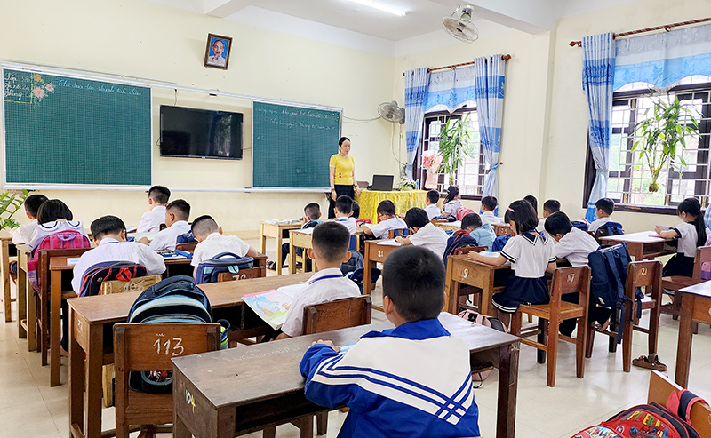 Lớp học khang trang của Trường TH và THCS Hải Lệ hiện tại.