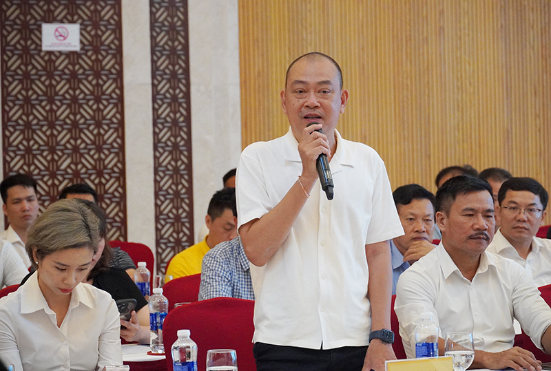 Đại diện doanh nghiệp trao đổi, góp ý tại buổi tọa đàm.