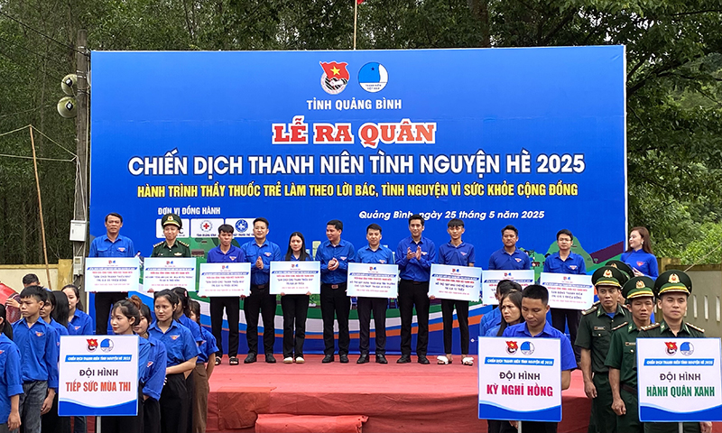 Ra mắt đội hình Thanh niên tình nguyện hè năm 2025.