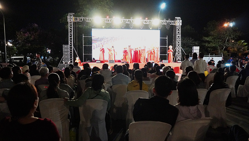 Liên hoan thu hút sự quan tâm của đông đảo người dân và du khách.