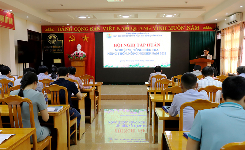 Quang cảnh hội nghị tập huấn nghiệp vụ tổng điều tra NTNN năm 2025.