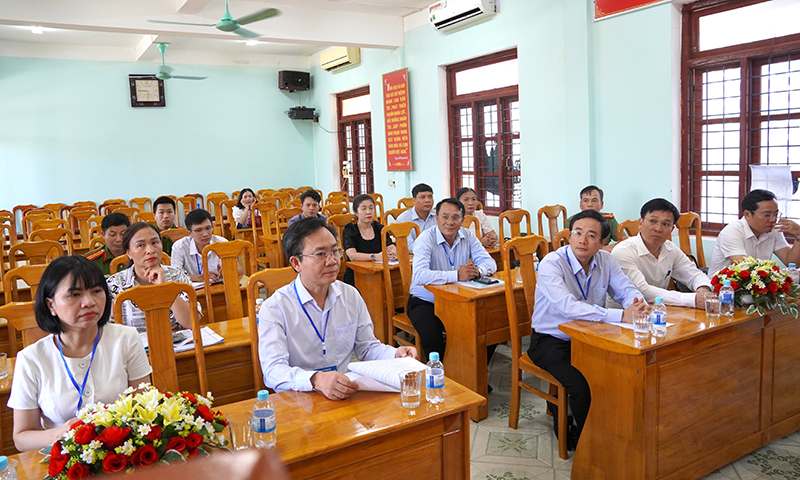 kiểm tra công tác chuẩn bị thi tại Trường THPT Đồng Hới.