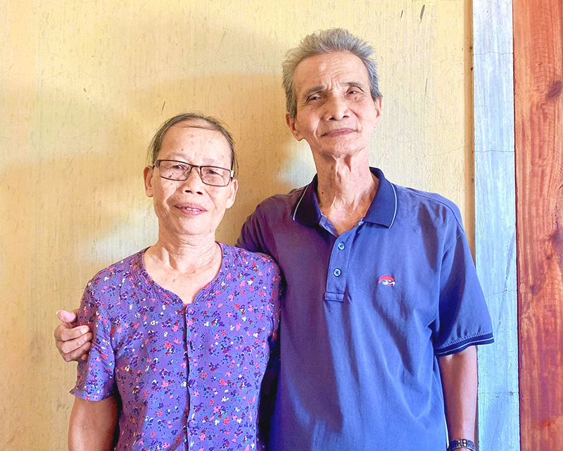  Vợ chồng ông bà Lê Trọng Hề, Phan Thị Khương ở xã Vĩnh Thủy (Vĩnh Linh) hạnh phúc đến “đầu bạc răng long” nhờ Kế hoạch K15 se duyên.