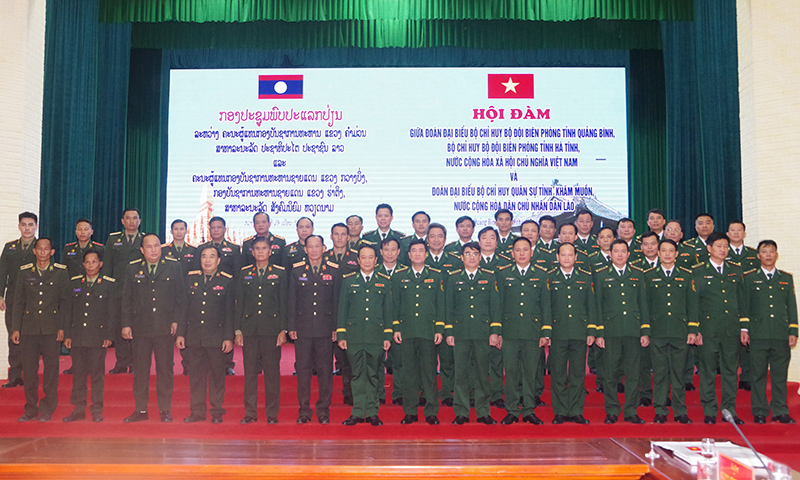 Đại biểu 3 đoàn công tác tham gia hội đàm thường niên năm 2025 chụp ảnh lưu niệm.