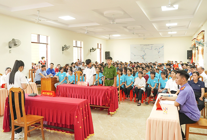 Phiên tòa giả định được tổ chức nhằm nâng cao nhận thức cho trẻ em và cộng đồng về xâm hại trên không gian mạng.