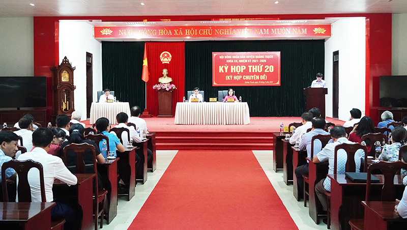 Quang cảnh kỳ họp.