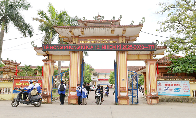 Trường THPT Lê Hồng Phong-nơi những ước mơ, khát vọng của học sinh được gieo mầm và nuôi dưỡng.